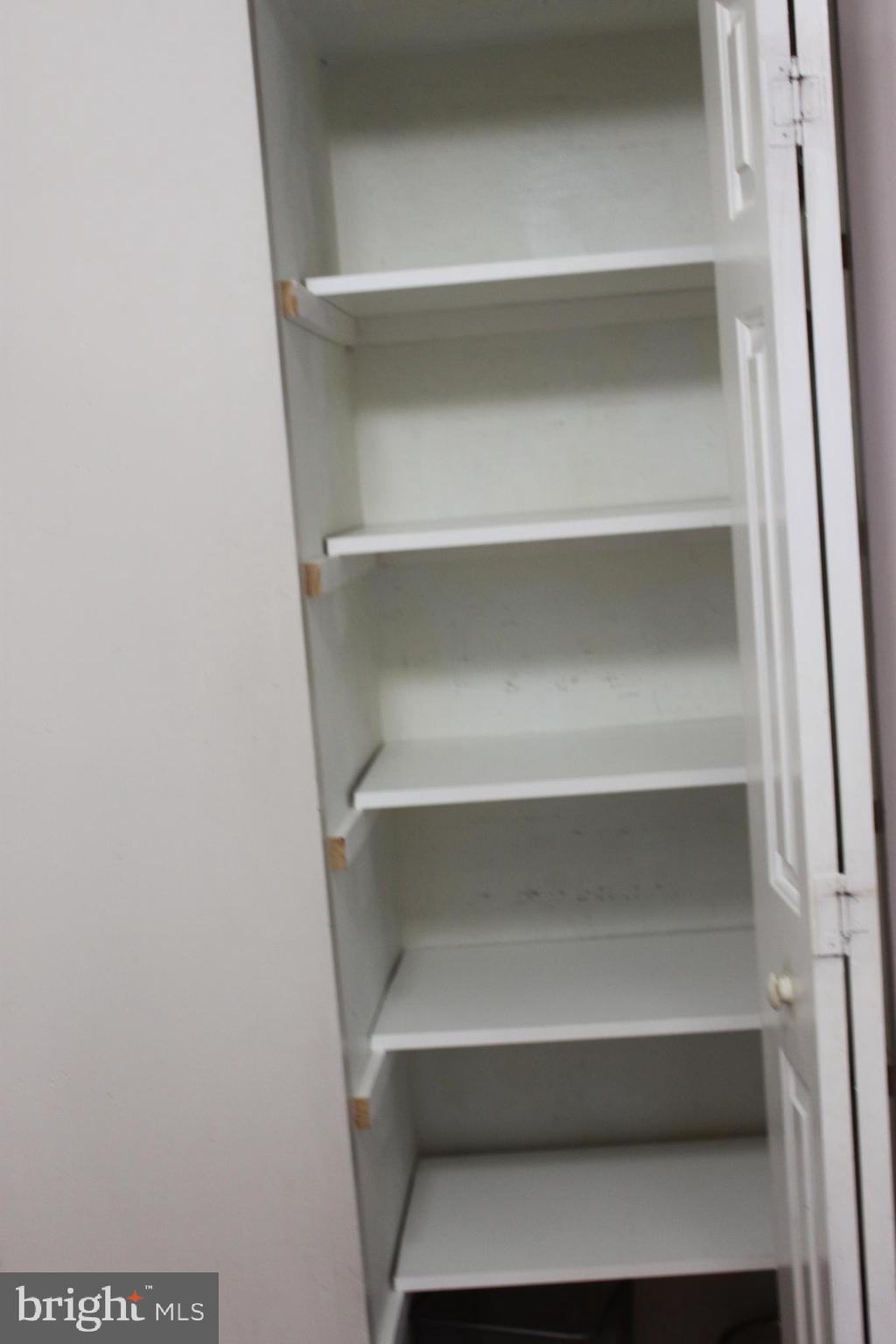 WORTHINGTON WOODS - Residential Lease