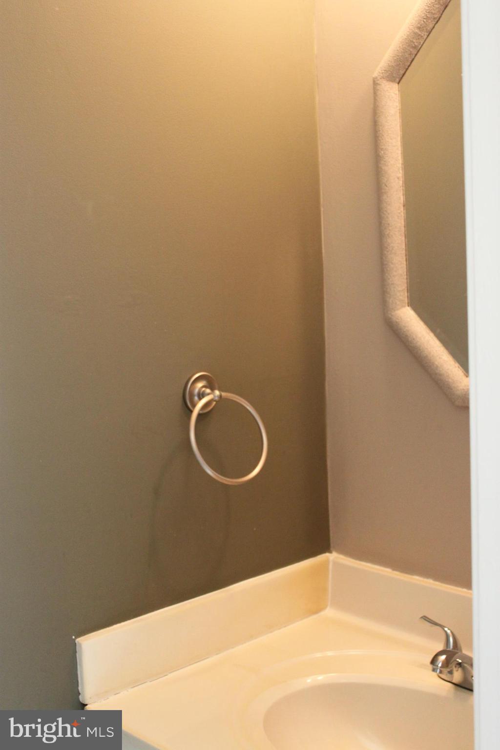 WORTHINGTON WOODS - Residential Lease