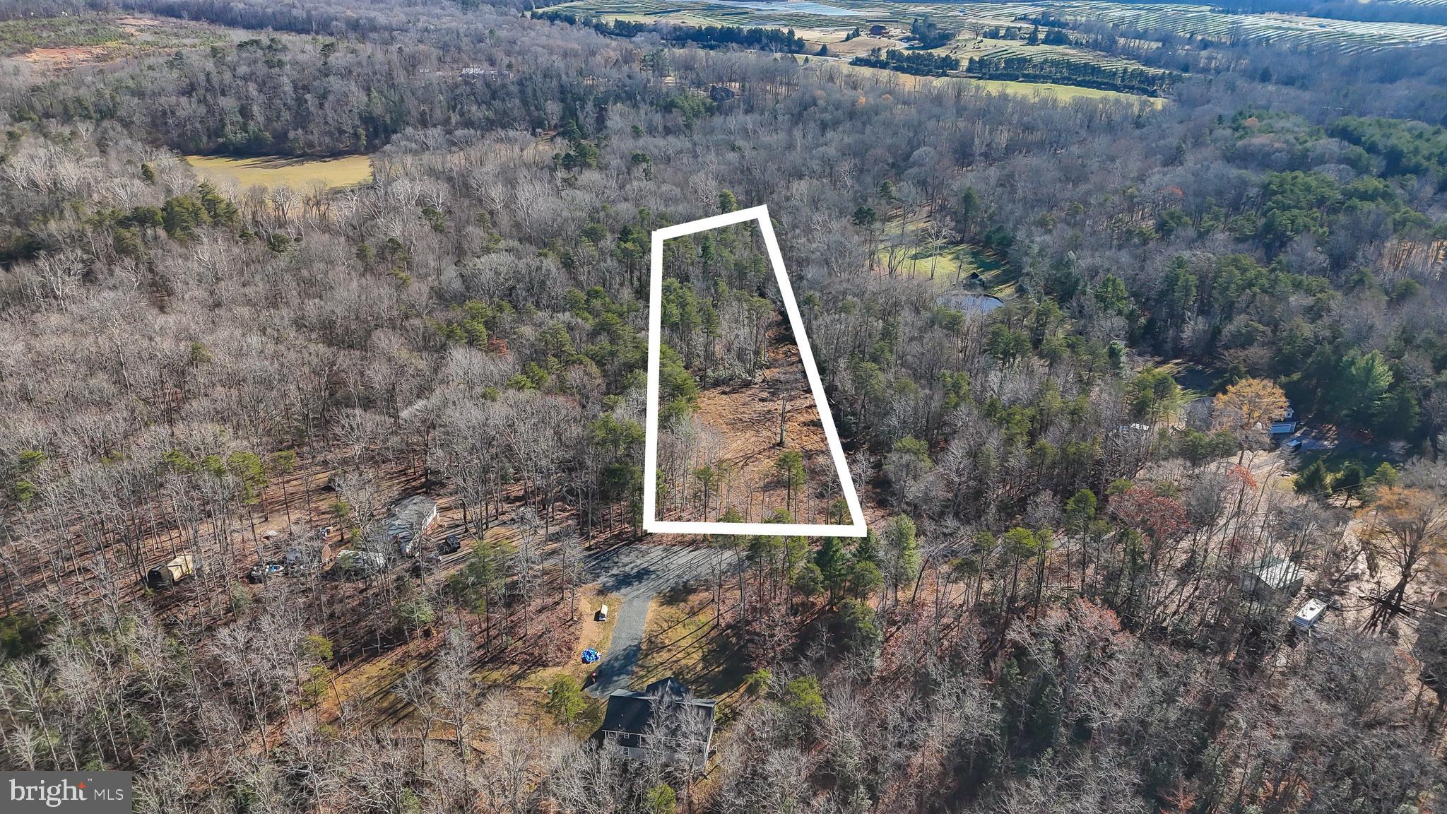 OAKWOOD LAKE ESTATES - Land