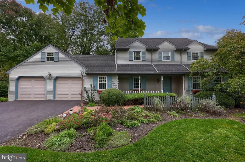 Photo of 526 Ashton Place, LITITZ, PA 17543 (MLS # PALA2096354)