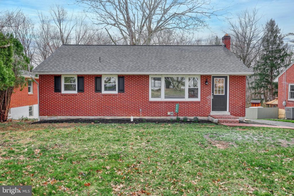 Photo of 638 Groff Avenue, Elizabethtown, PA 17022 (MLS # PALA2047718)