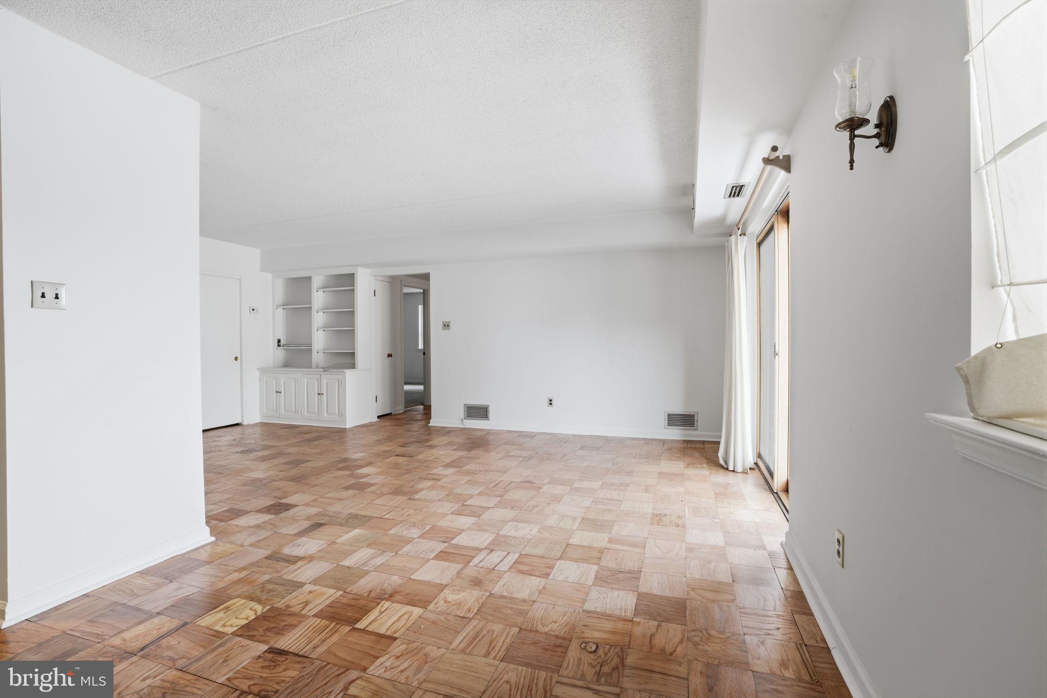 IVYSIDE - Residential