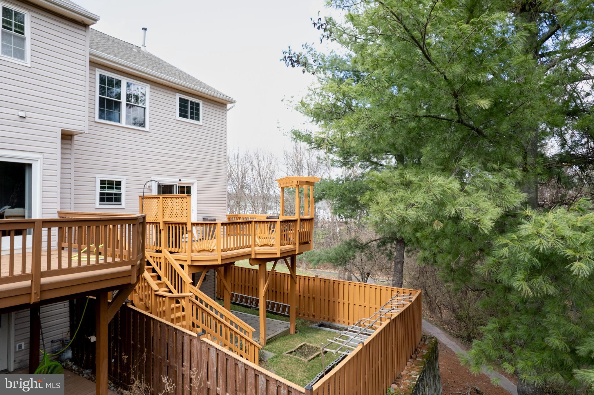 CENTRE RIDGE - Residential