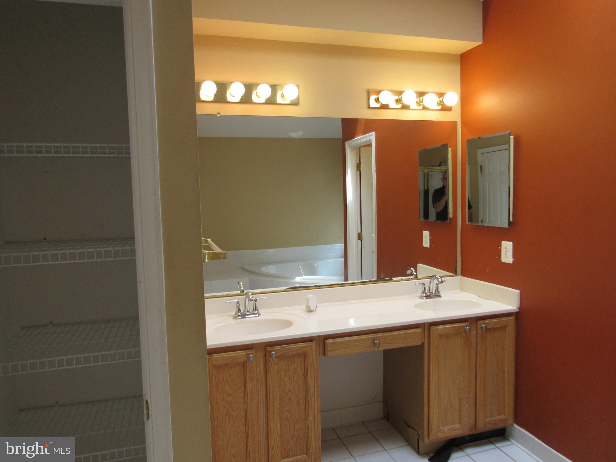 GLENN ESTATES - Residential