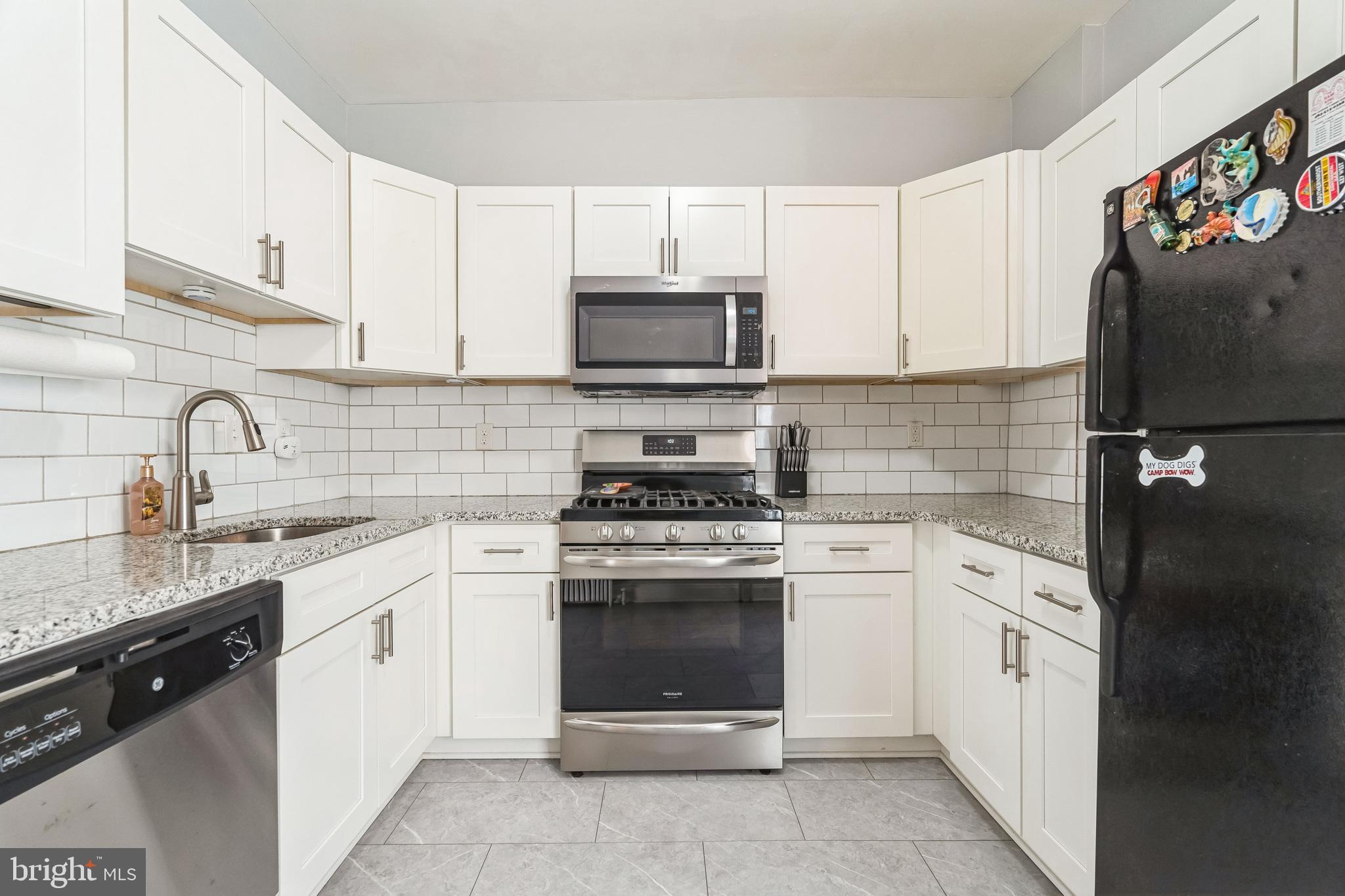 PORT RICHMOND - Residential