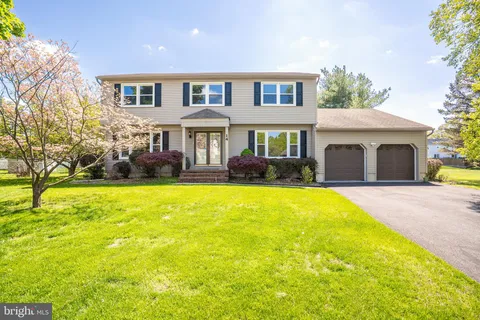 14 Dov Place, Kendall Park, NJ 08824 - #: NJMX2011988