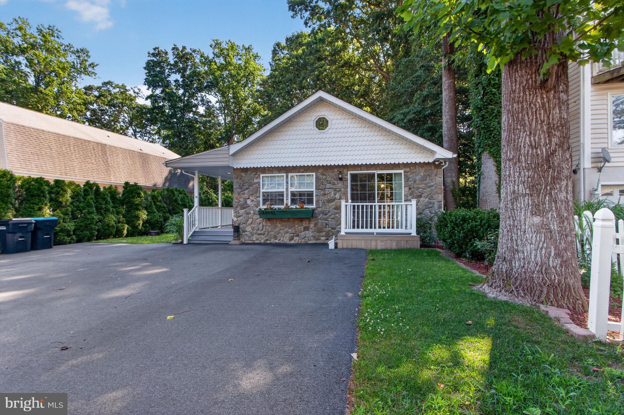 33641 WOODLAND CIRCLE