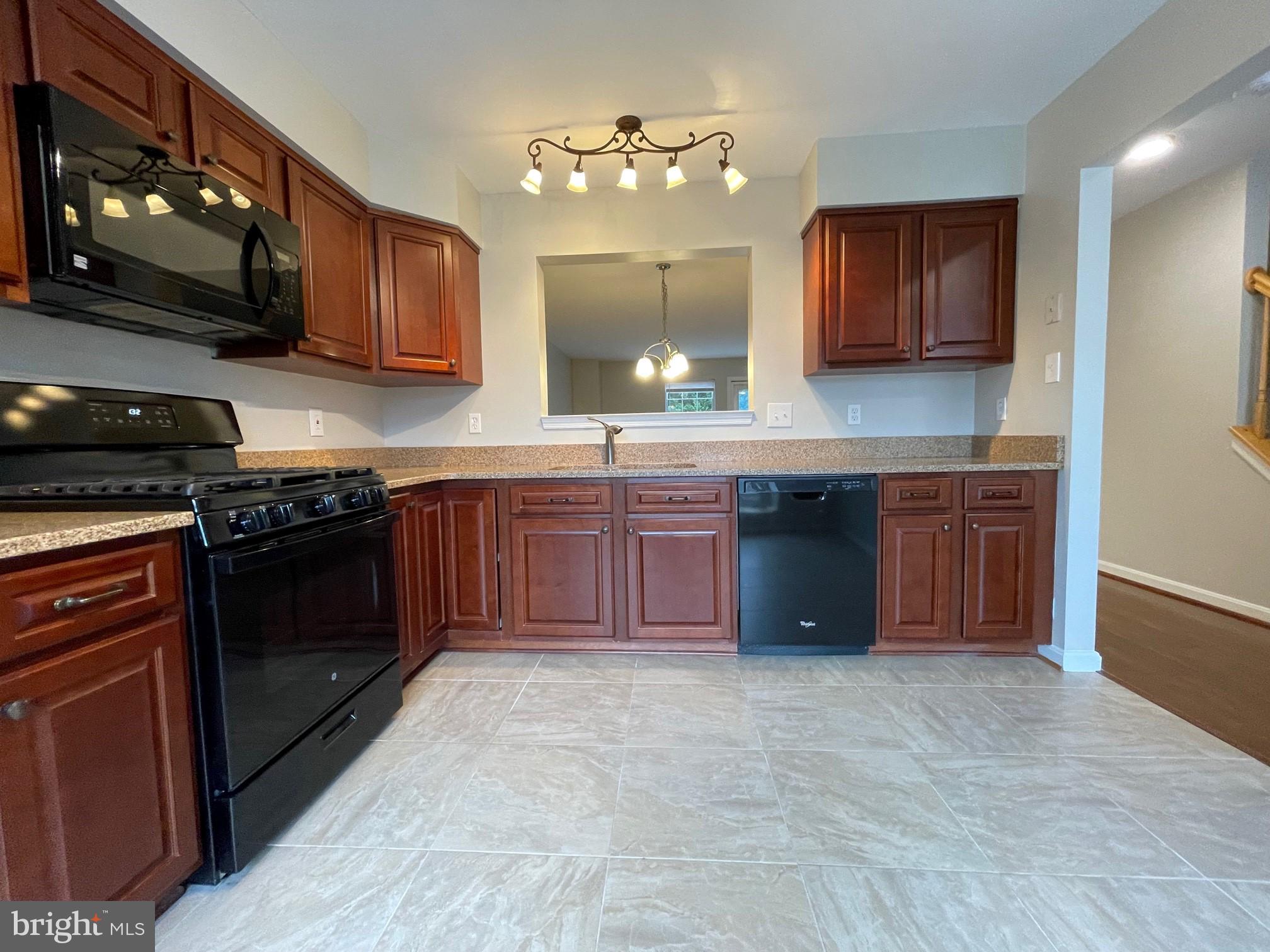 QUAKER HILL - Residential Lease
