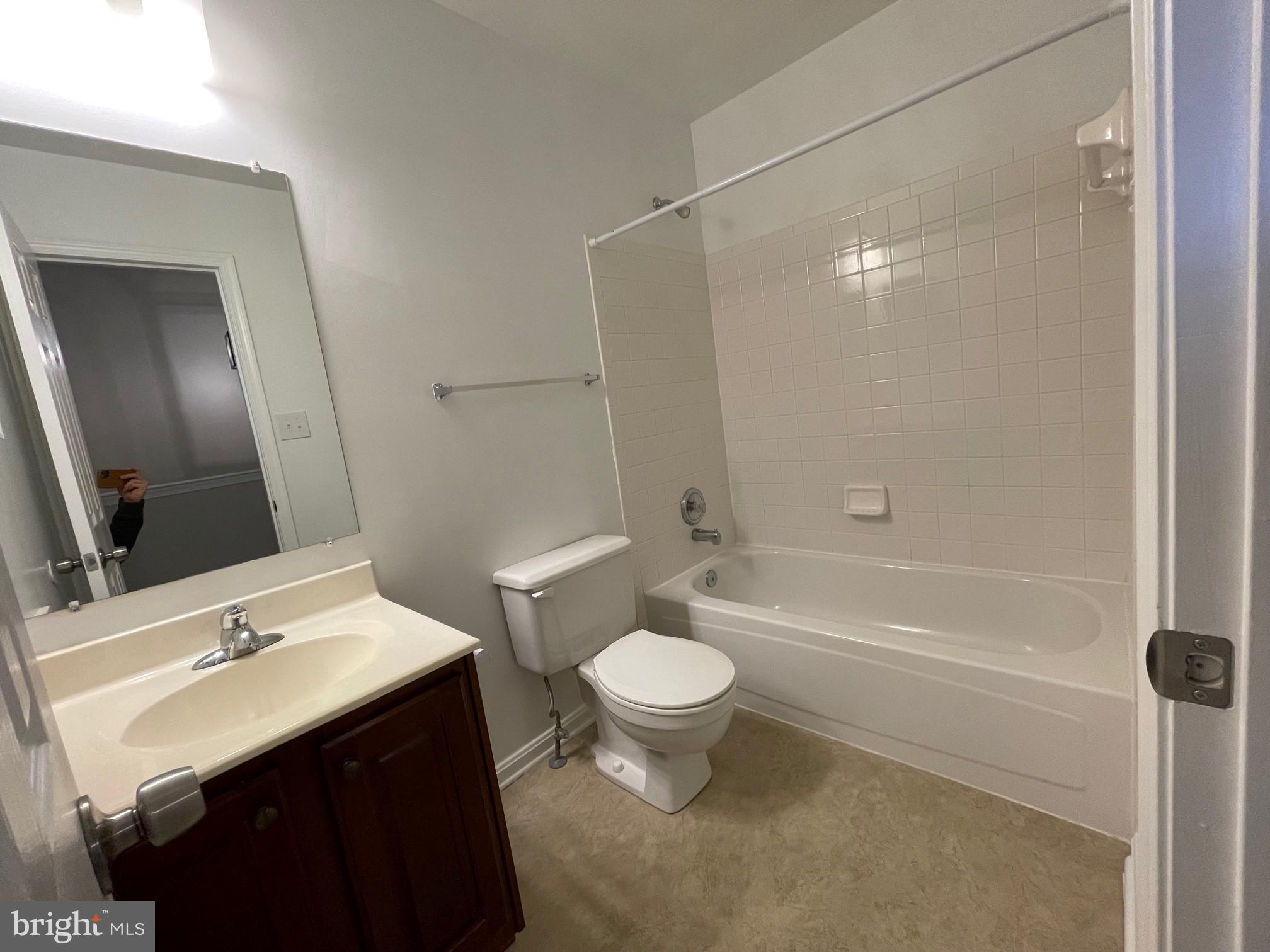 QUAKER HILL - Residential Lease