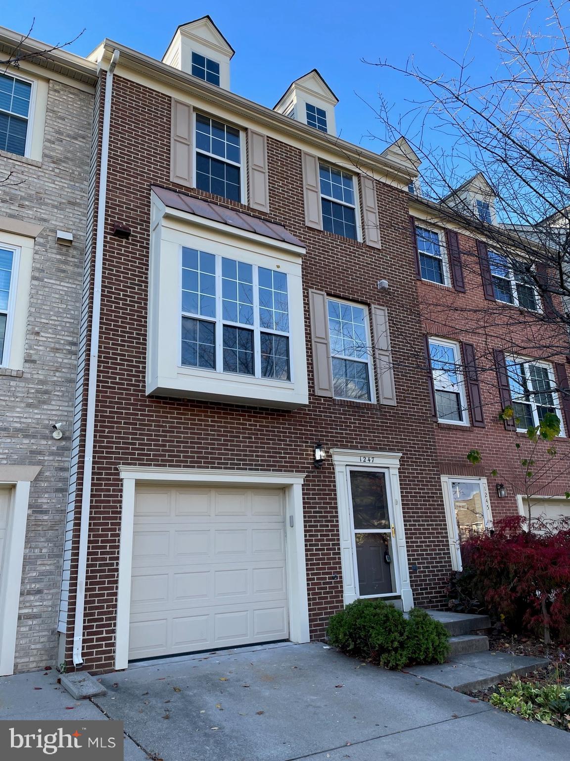 QUAKER HILL - Residential Lease