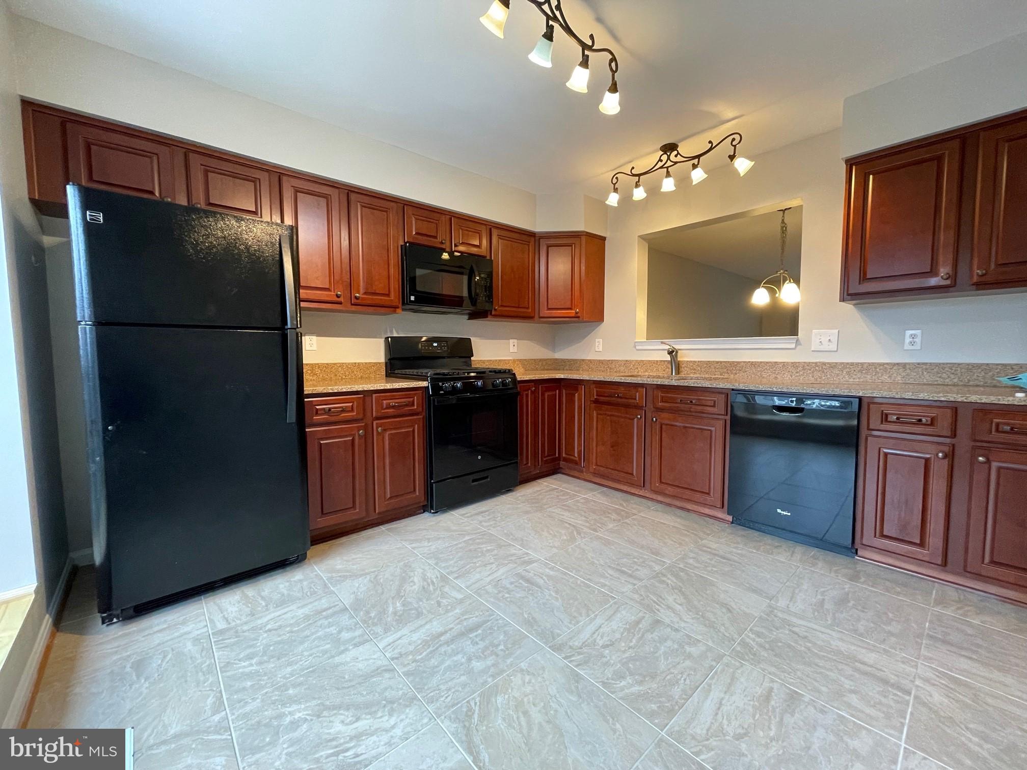QUAKER HILL - Residential Lease