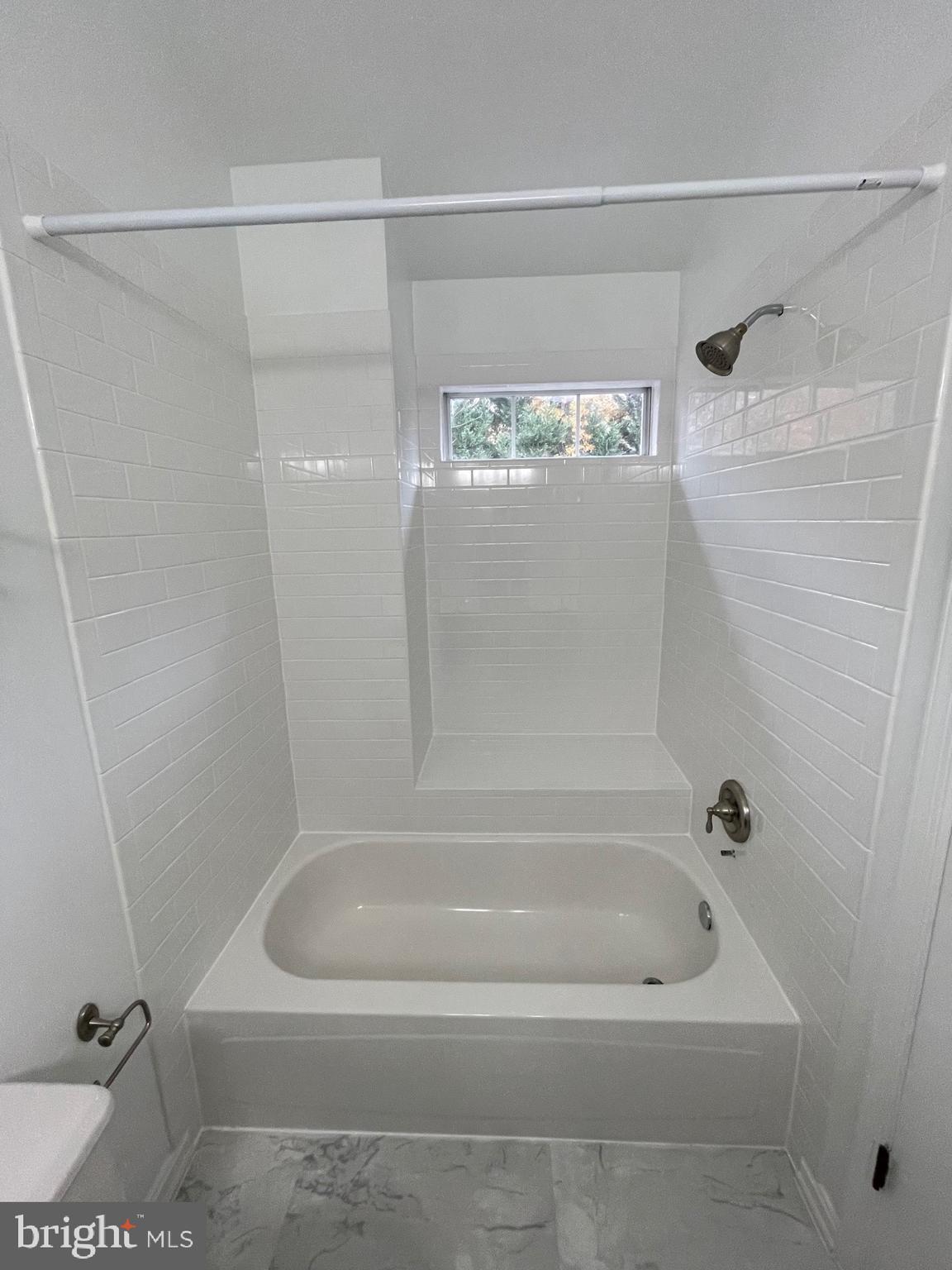 QUAKER HILL - Residential Lease