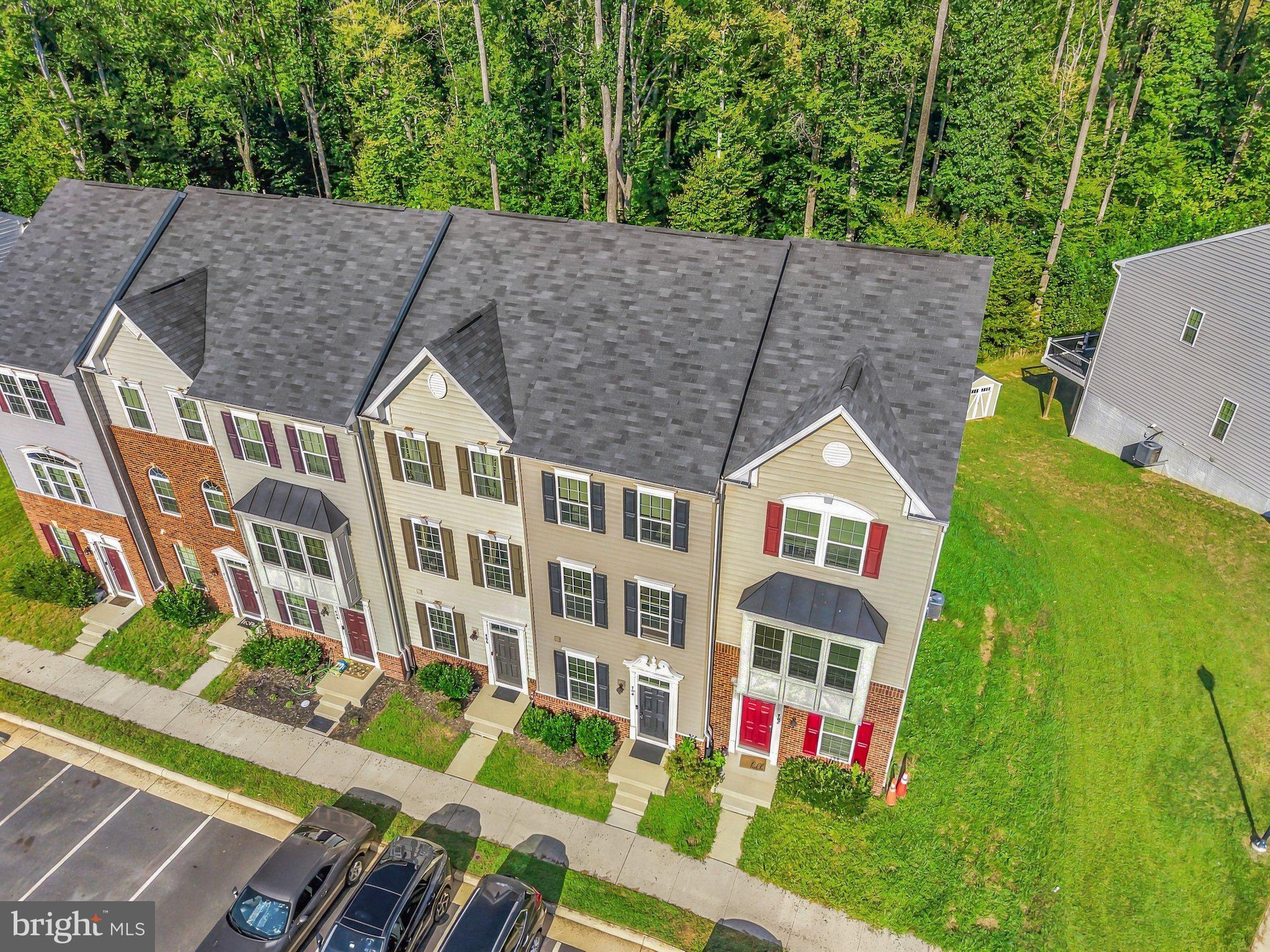 704 RIVER CREST WAY