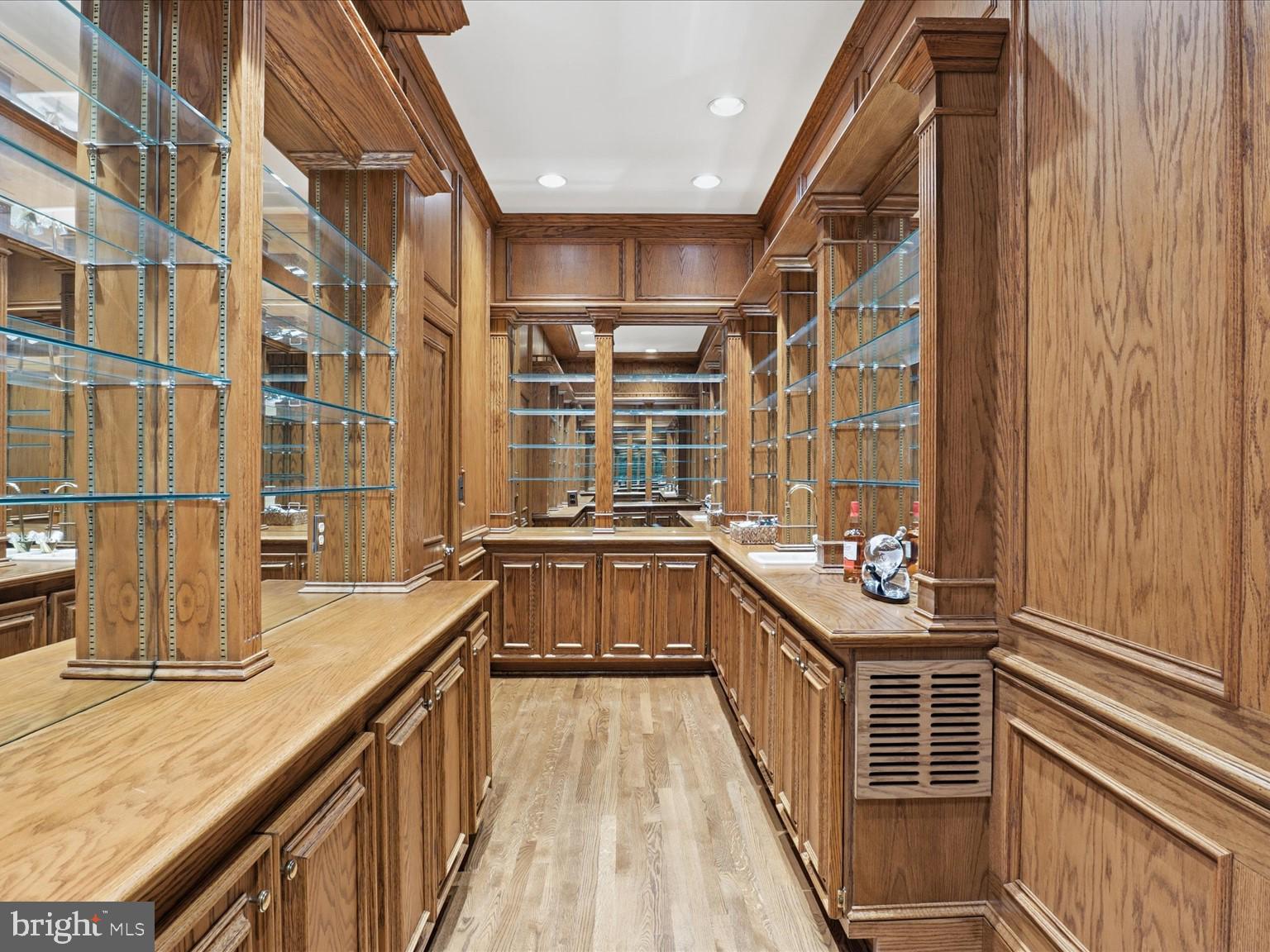 POTOMAC MANOR - Residential