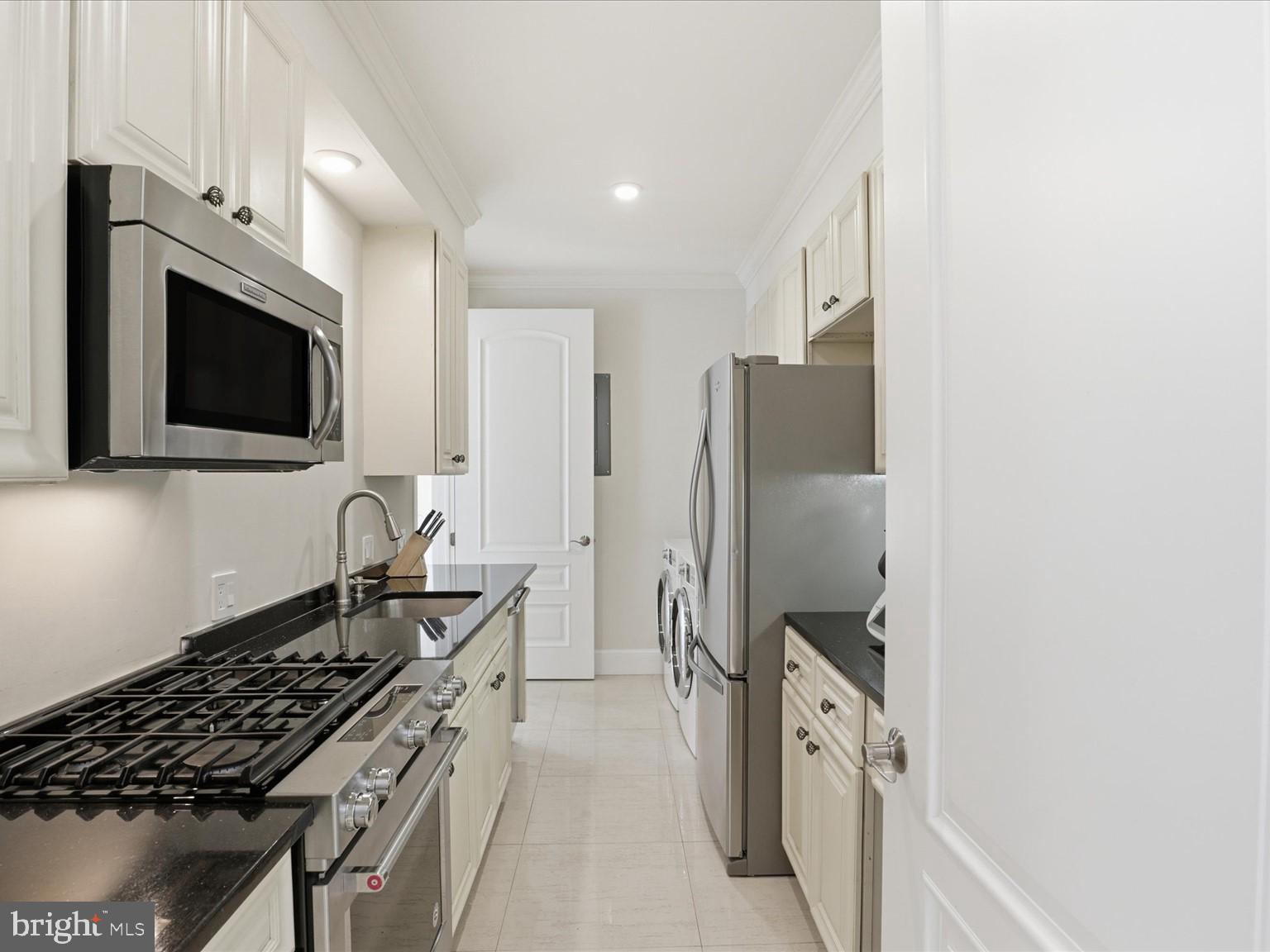 POTOMAC MANOR - Residential