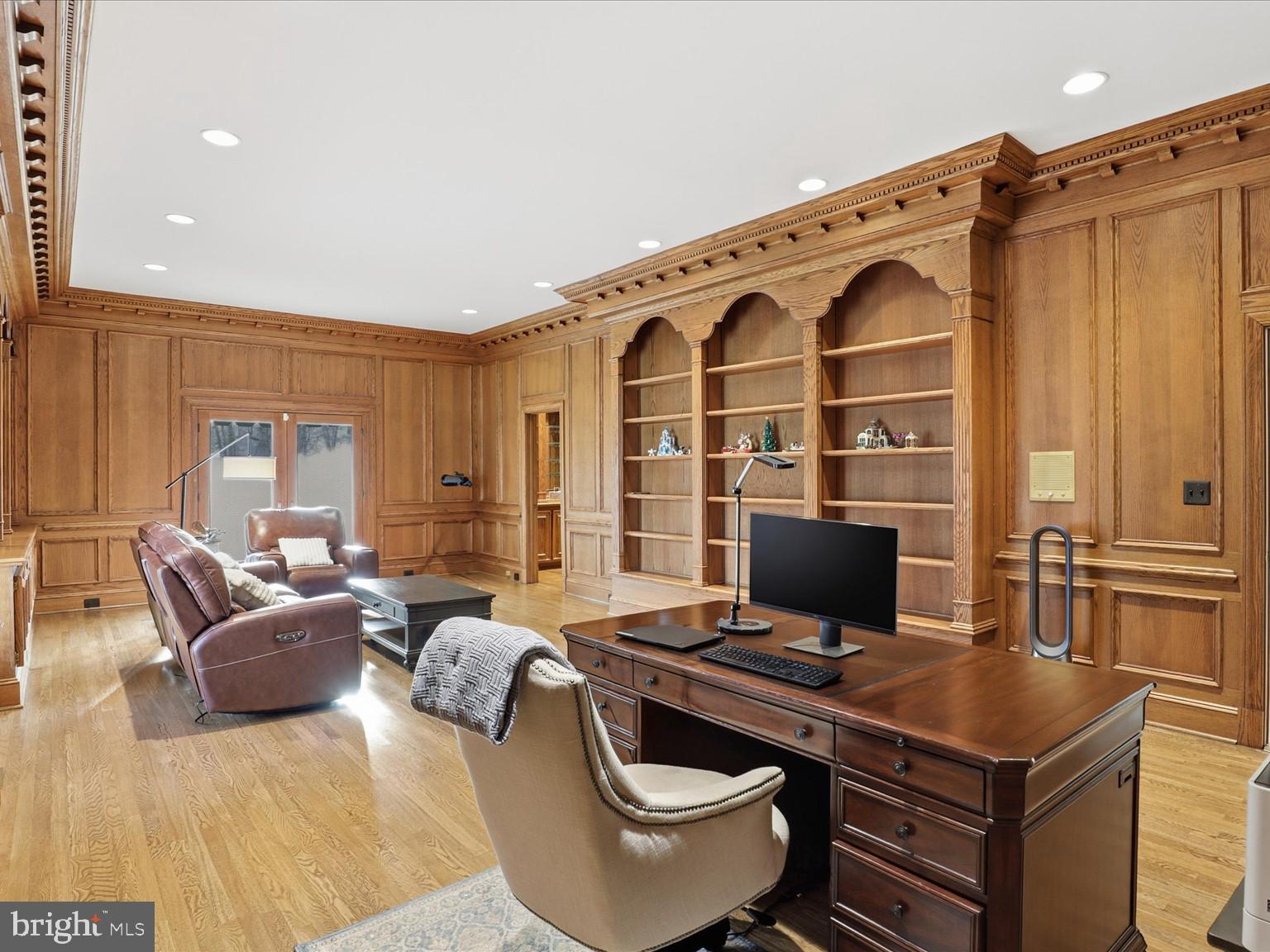 POTOMAC MANOR - Residential