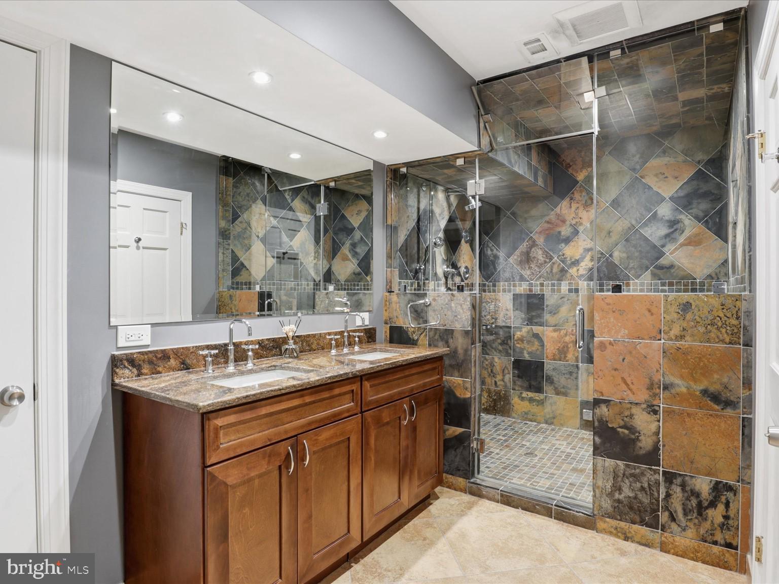 POTOMAC MANOR - Residential