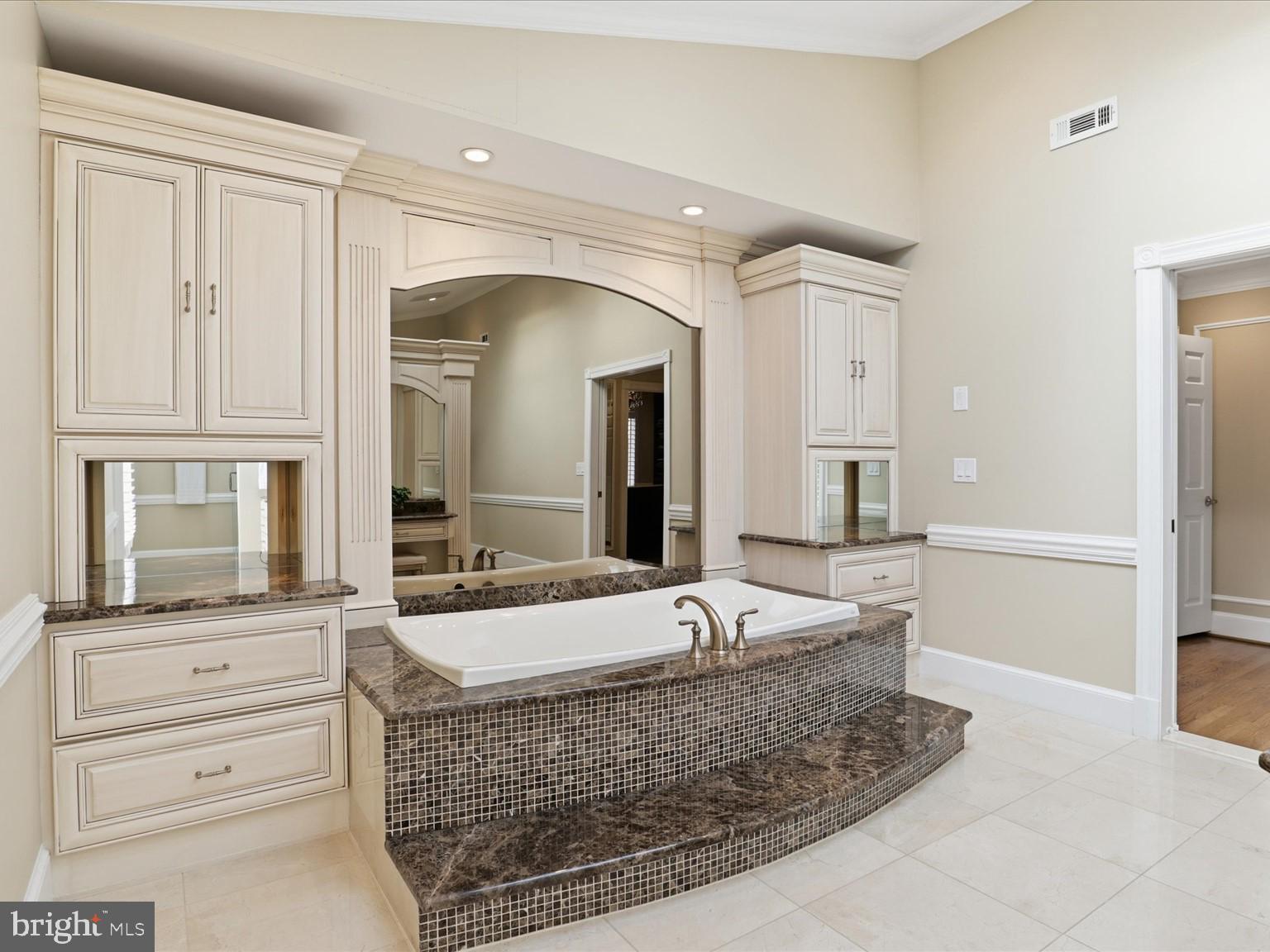 POTOMAC MANOR - Residential