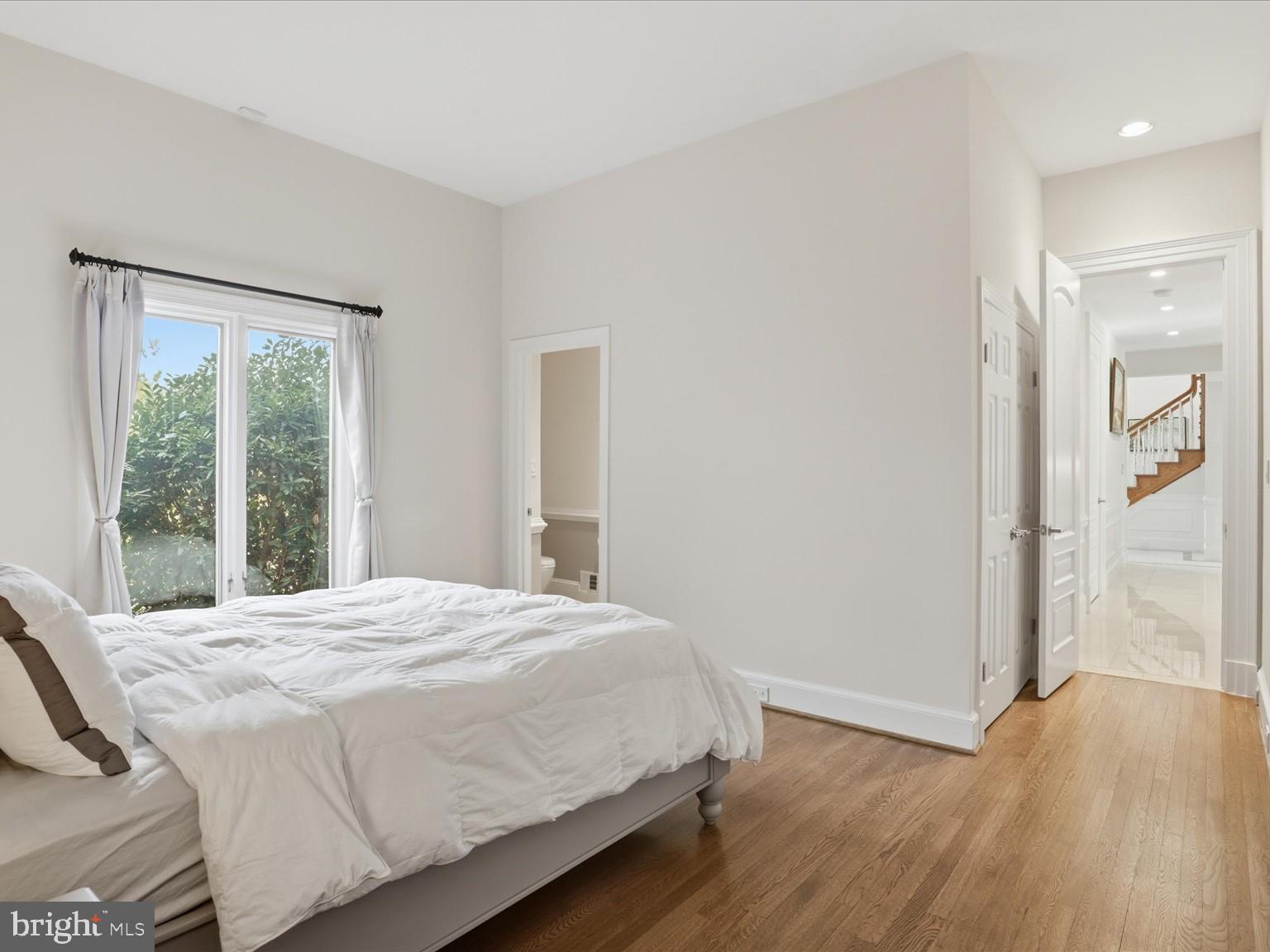 POTOMAC MANOR - Residential