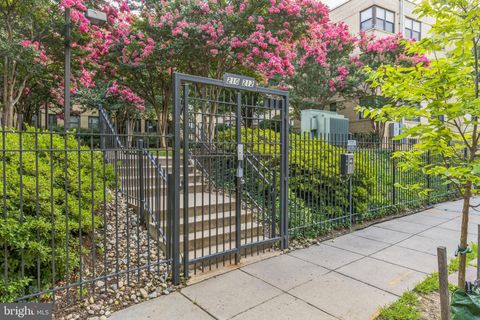 212 OAKWOOD STREET SE 115 WASHINGTON DC 20032