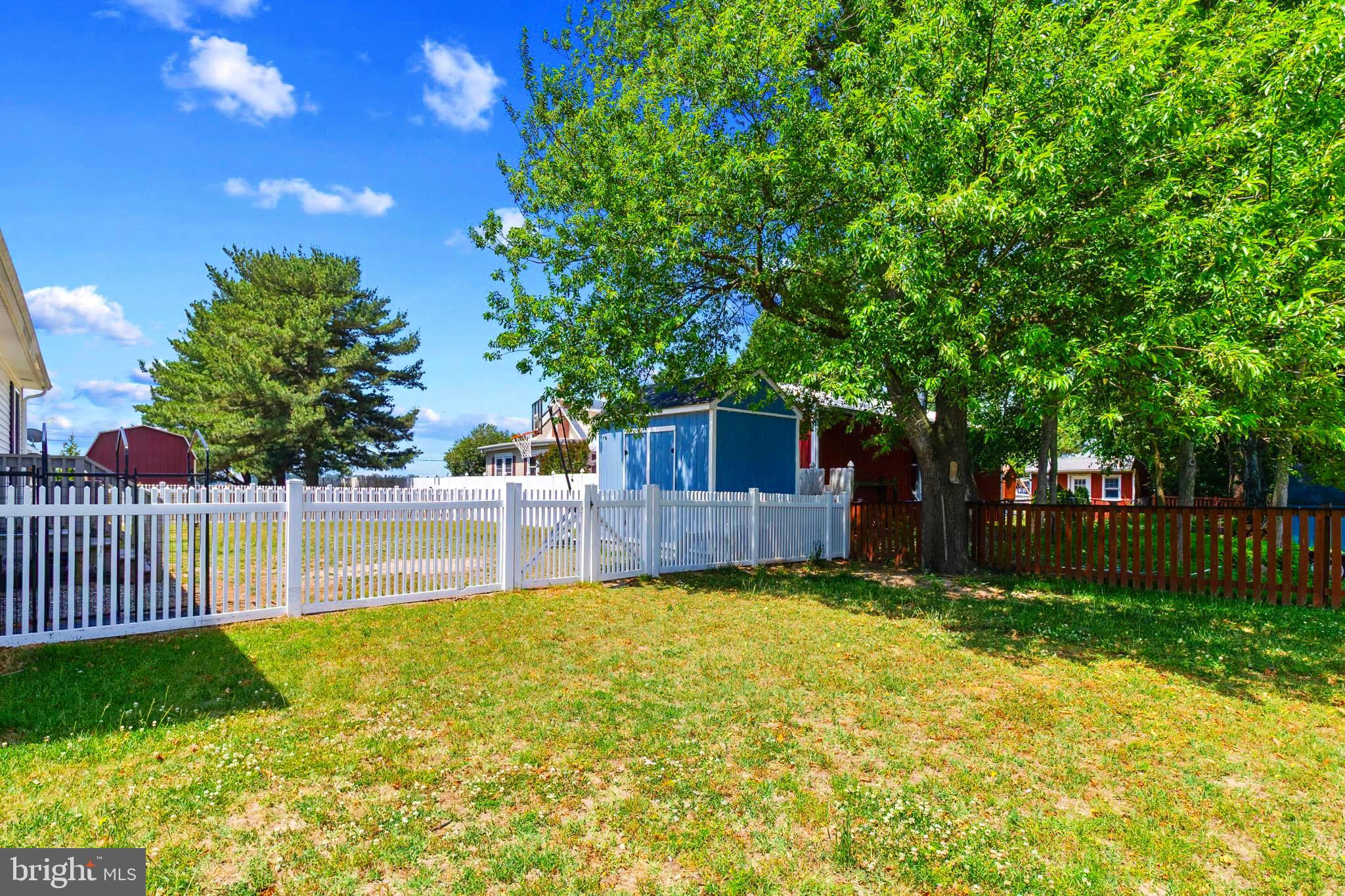 VILLAGE GREEN - Residential