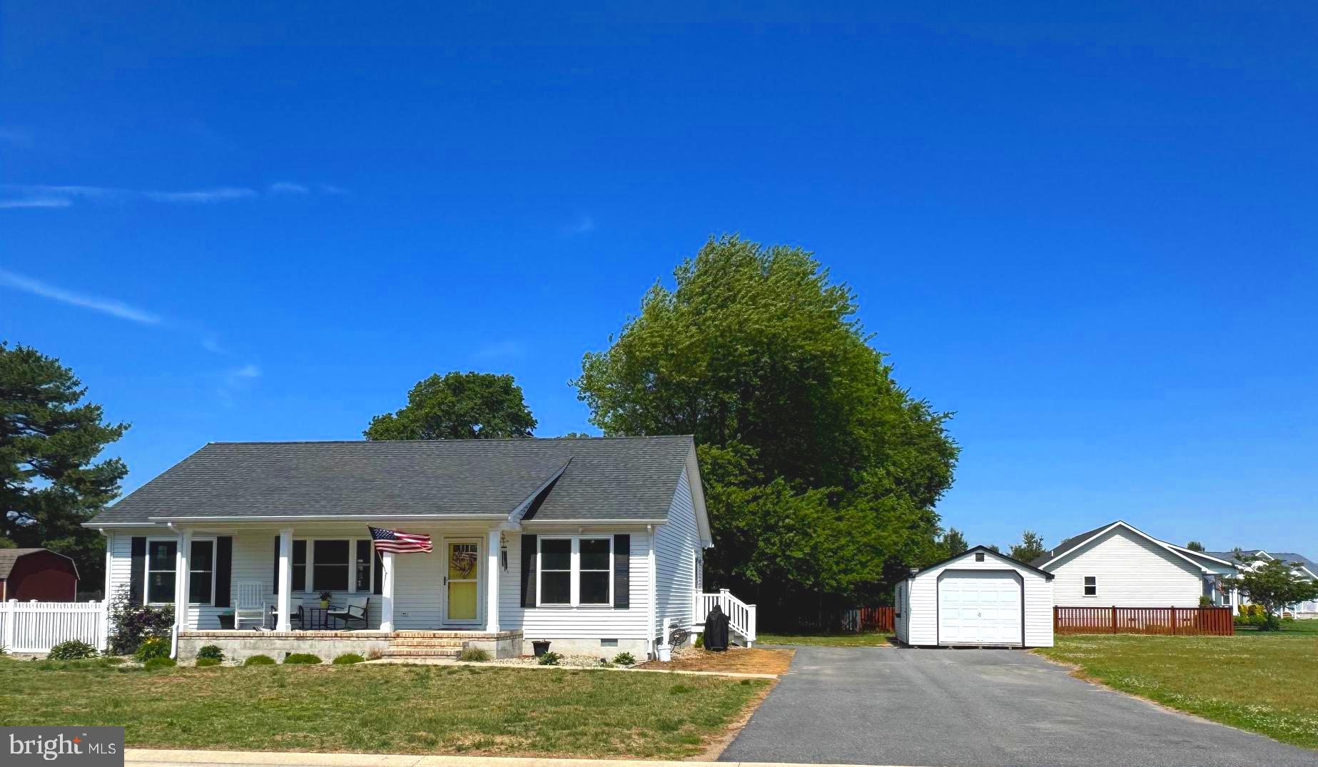 VILLAGE GREEN - Residential