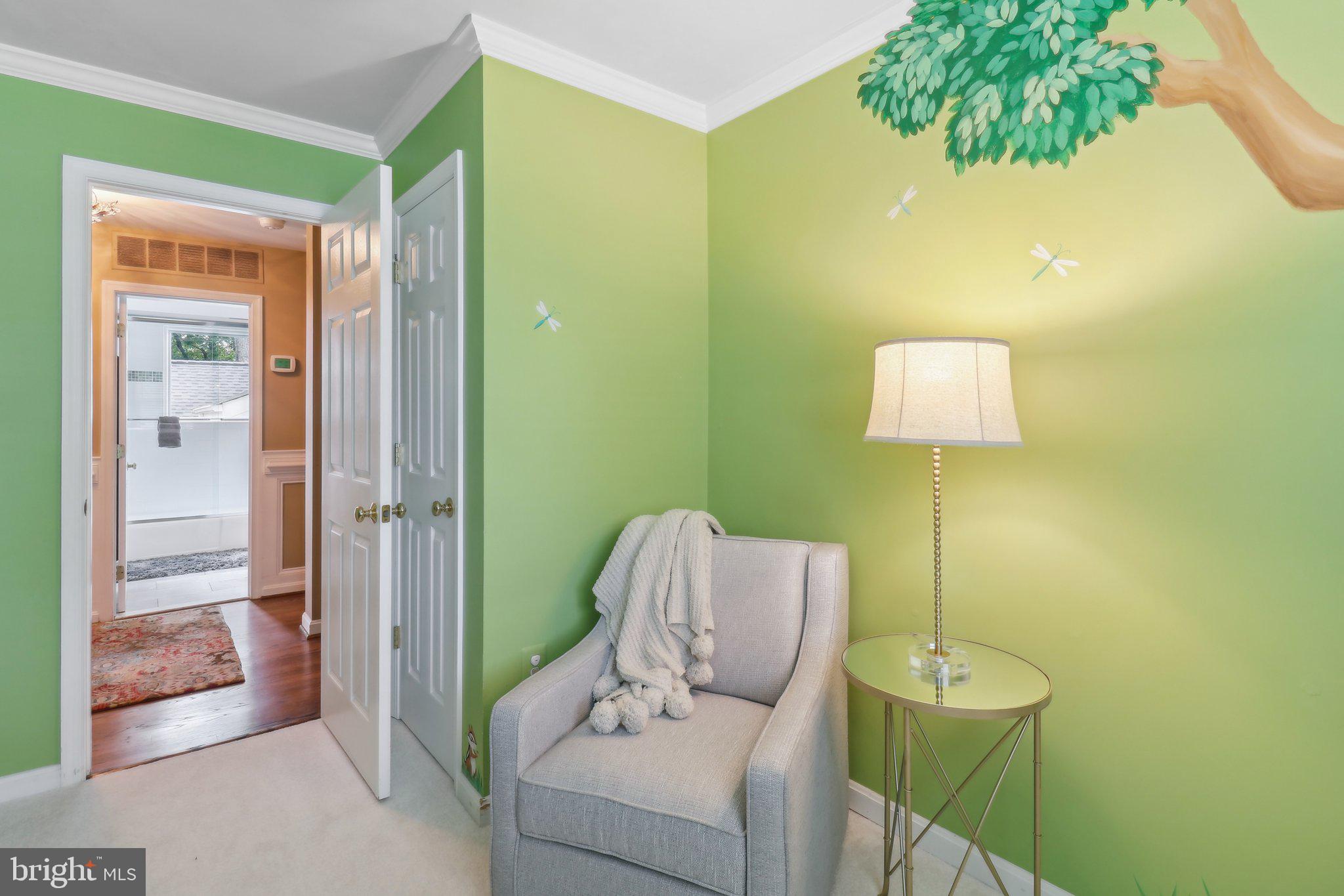 COUNTRY CLUB MANOR - Residential