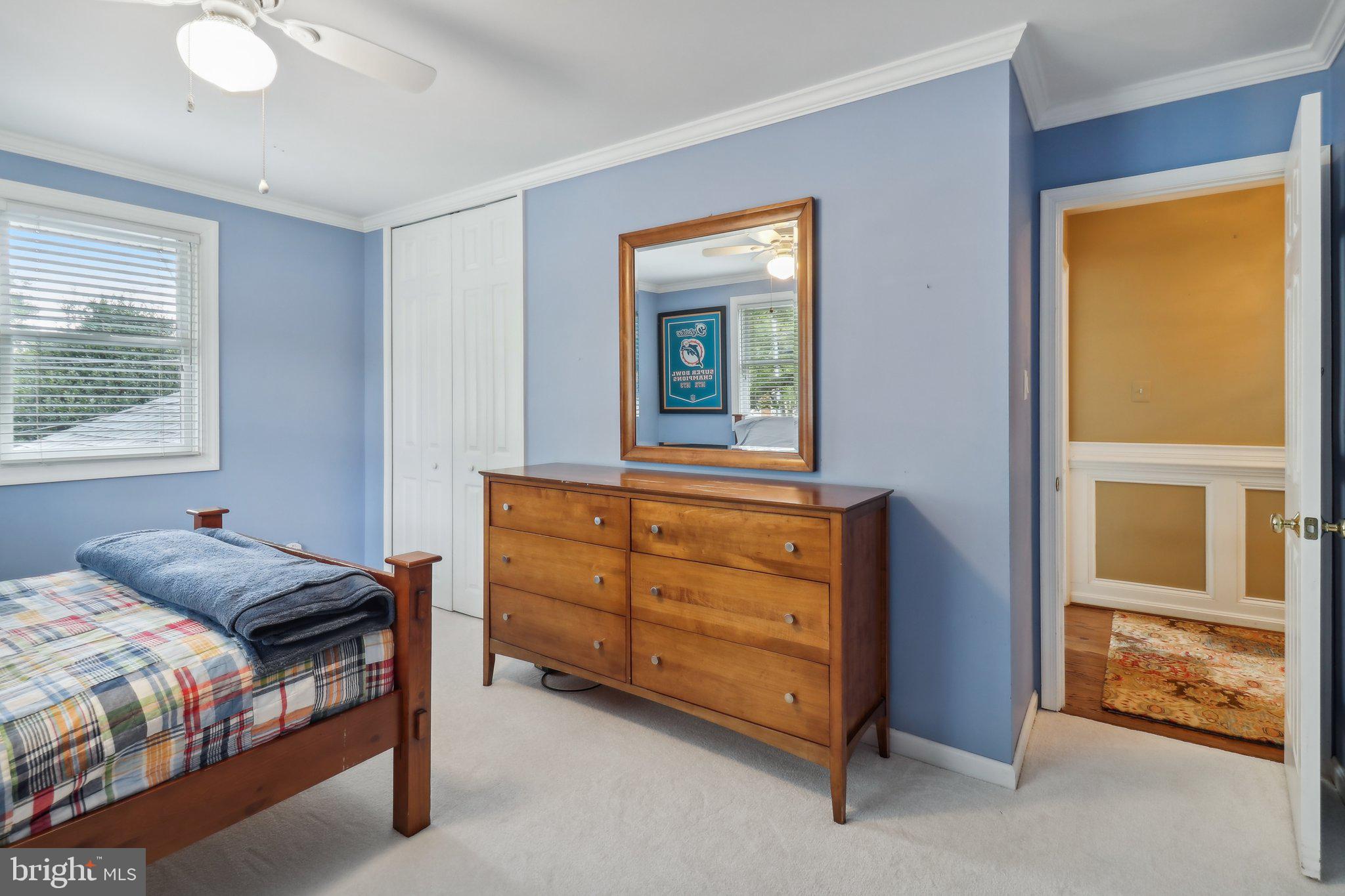 COUNTRY CLUB MANOR - Residential