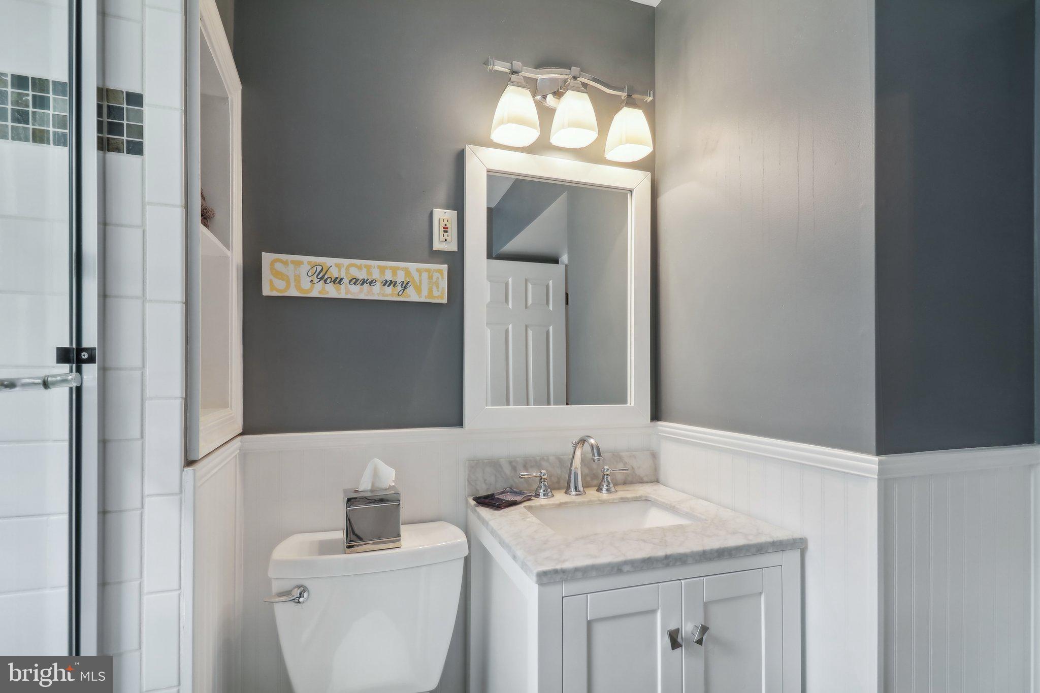 COUNTRY CLUB MANOR - Residential