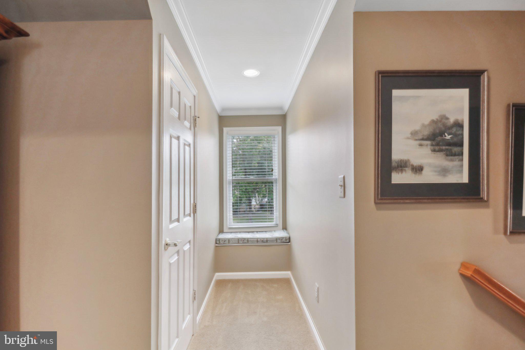 COUNTRY CLUB MANOR - Residential