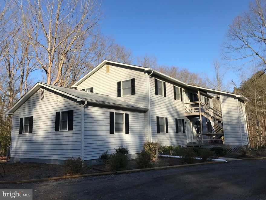 Lovely one bedroom apartment in Leonardtown.  Ground floor unit.  Wood floors throughout.  Coin operated laundry in common area.  Application fee is $75 per adult and must be completed online.