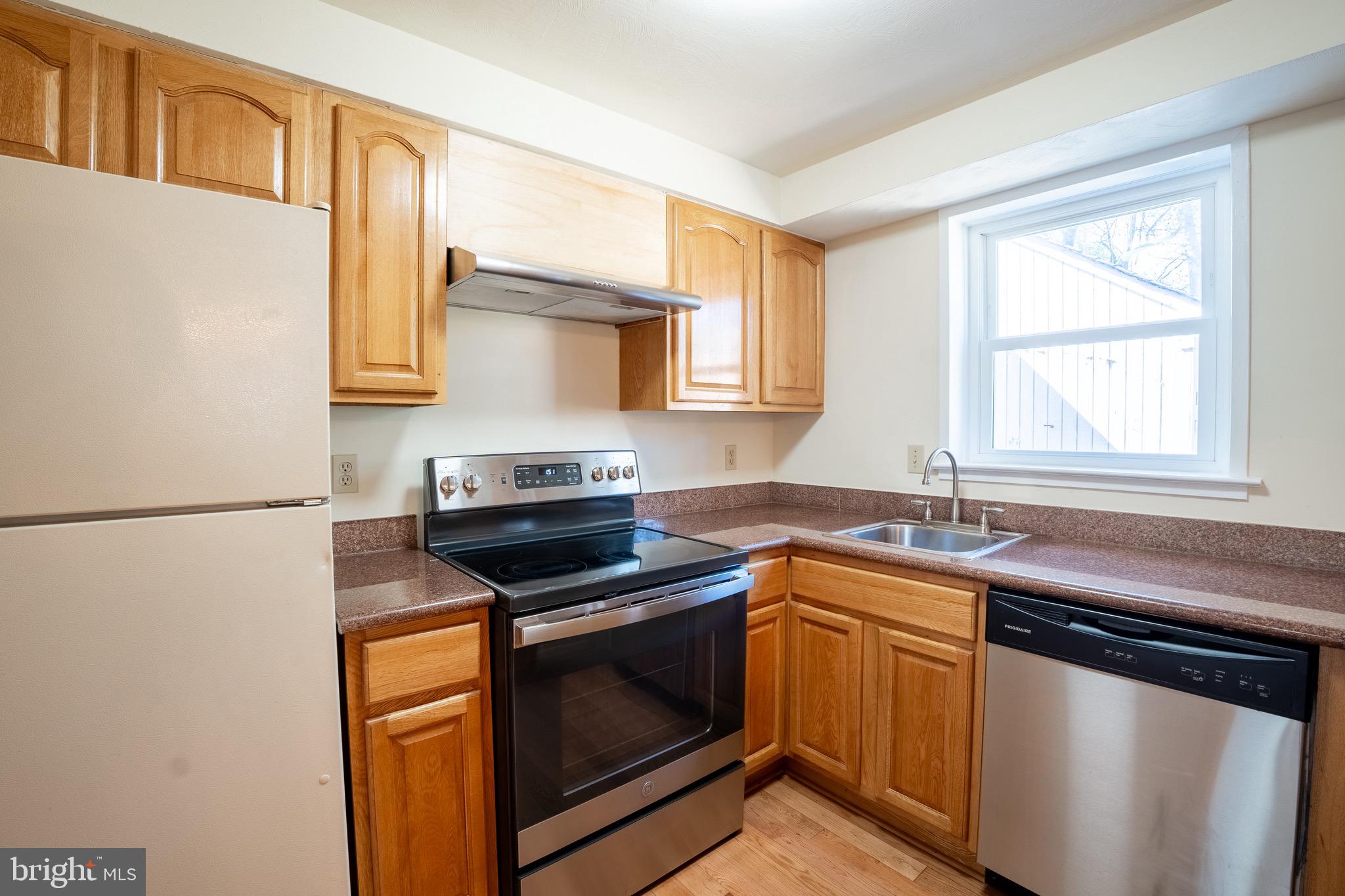 FALLSREACH - Residential Lease