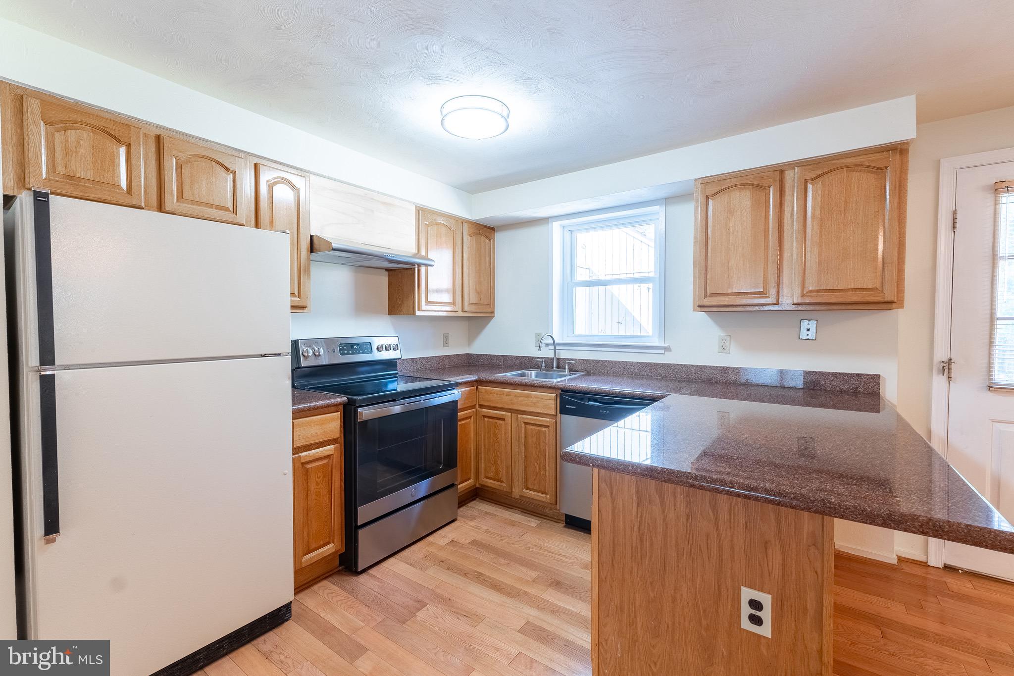 FALLSREACH - Residential Lease