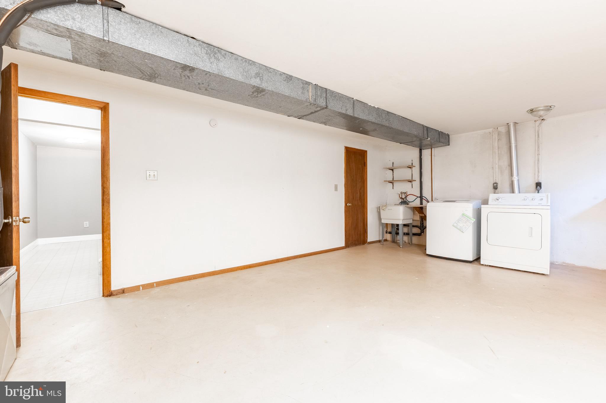 FALLSREACH - Residential Lease