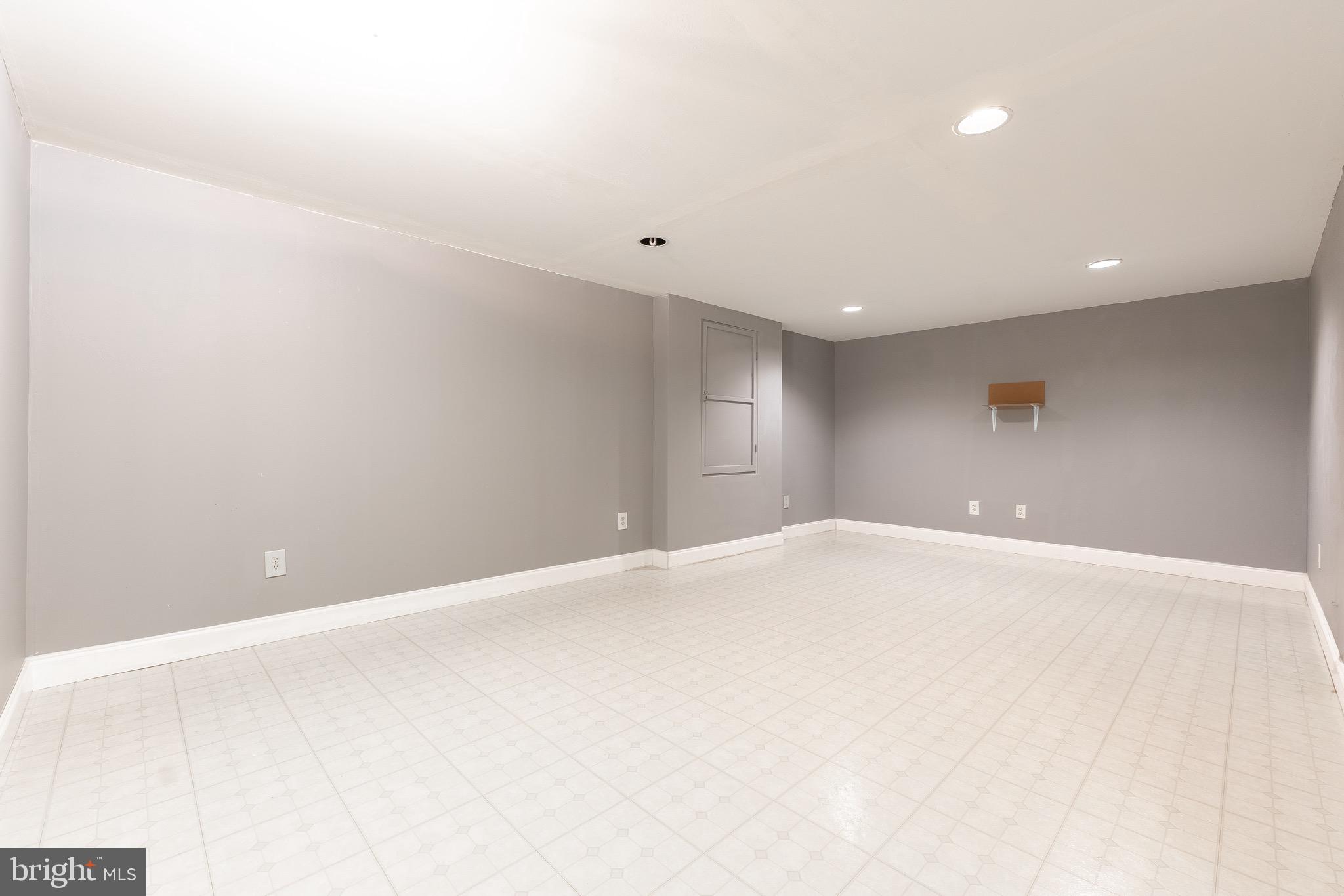 FALLSREACH - Residential Lease