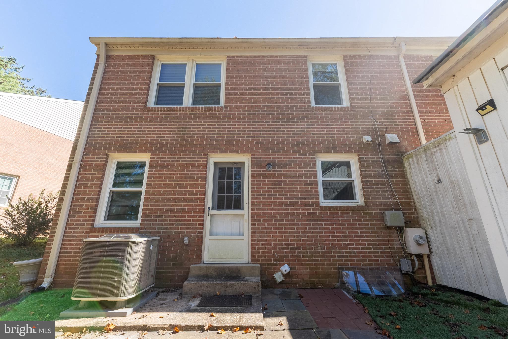 FALLSREACH - Residential Lease