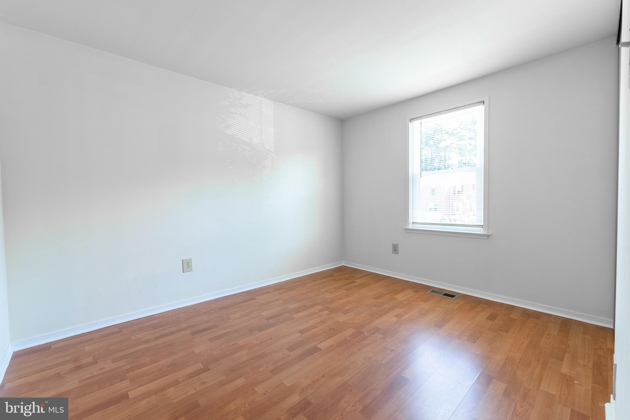 FALLSREACH - Residential Lease