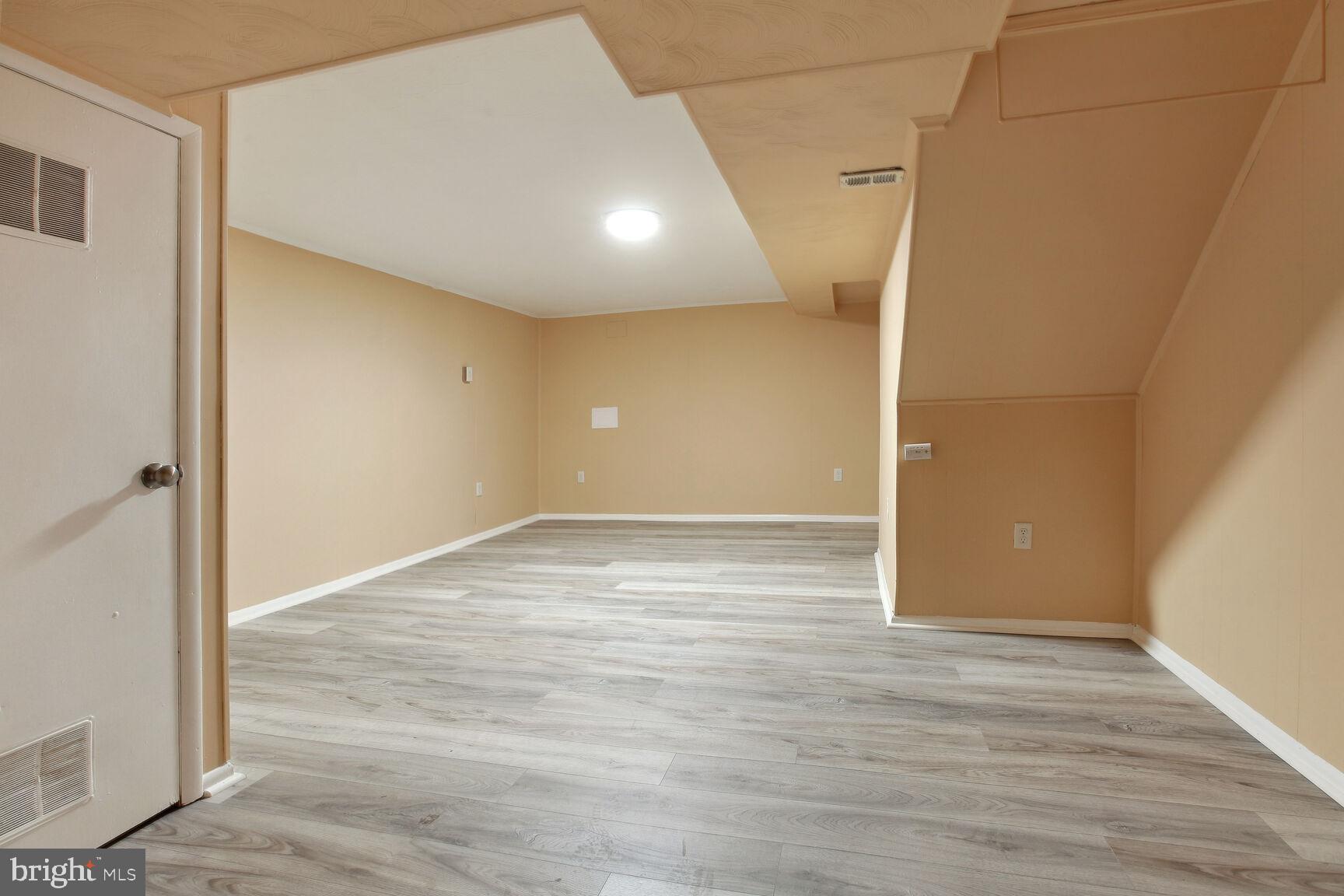 DUNDALK - Residential Lease