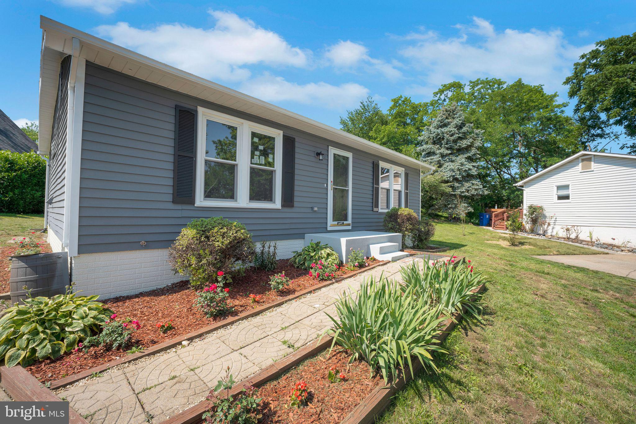 152 OAK VIEW DRIVE SE