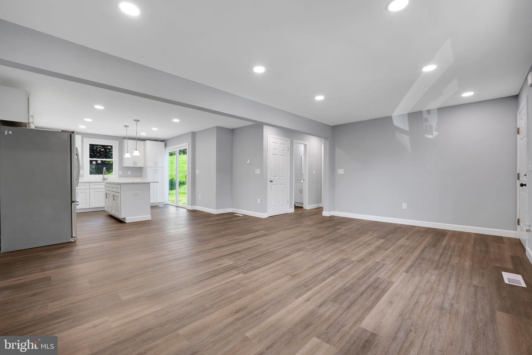 152 OAK VIEW DRIVE SE