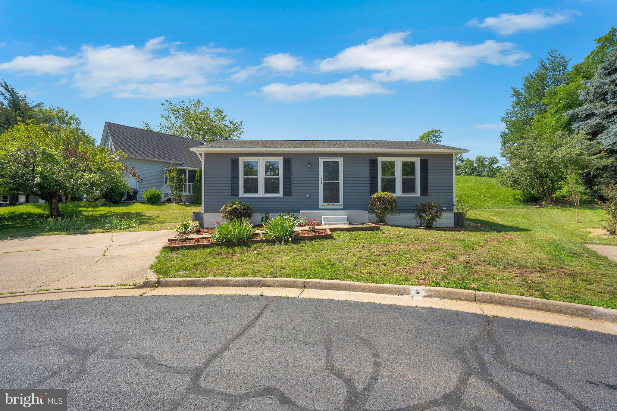 152 OAK VIEW DRIVE SE