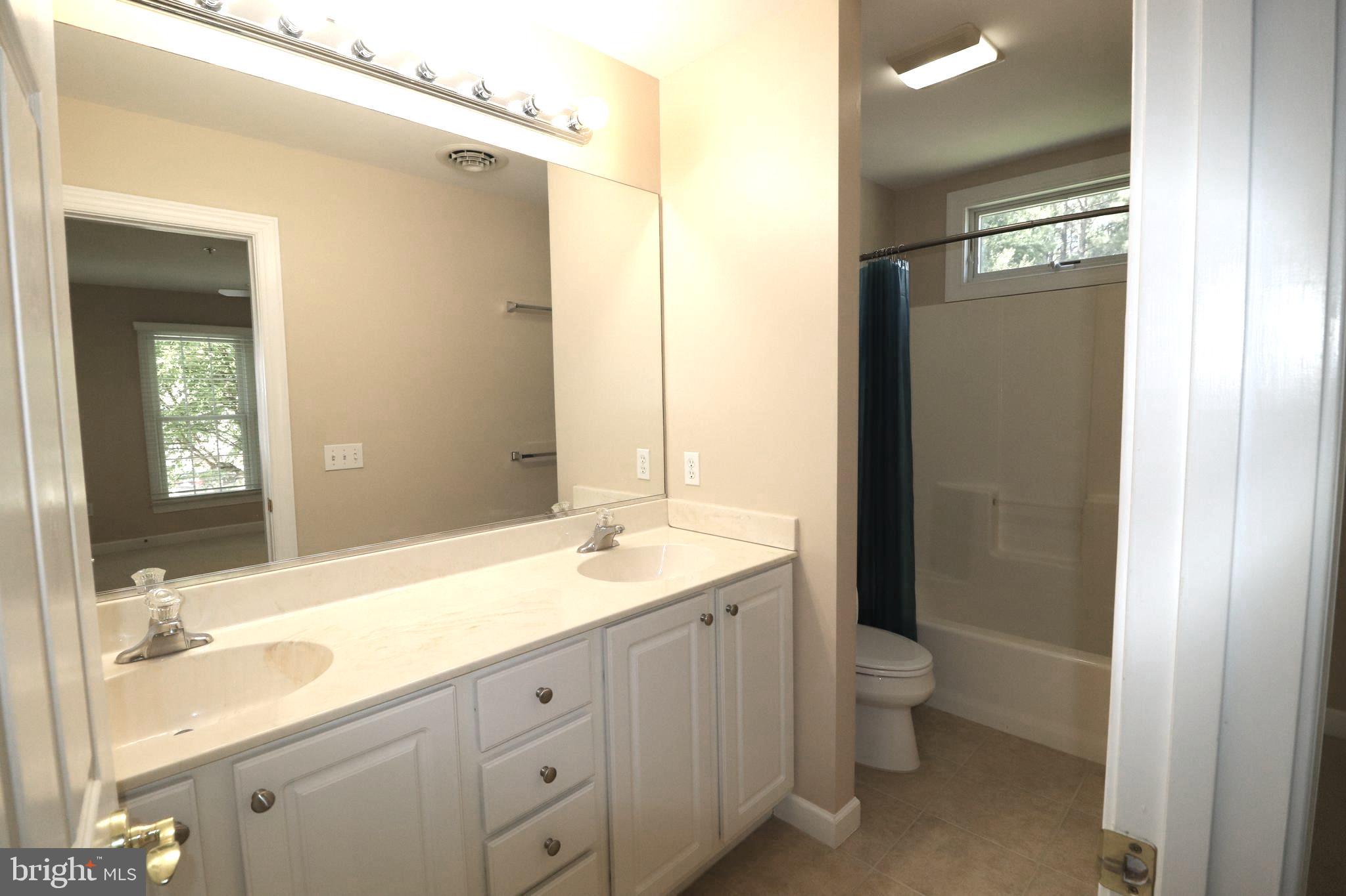 EASTON CLUB - Residential Lease