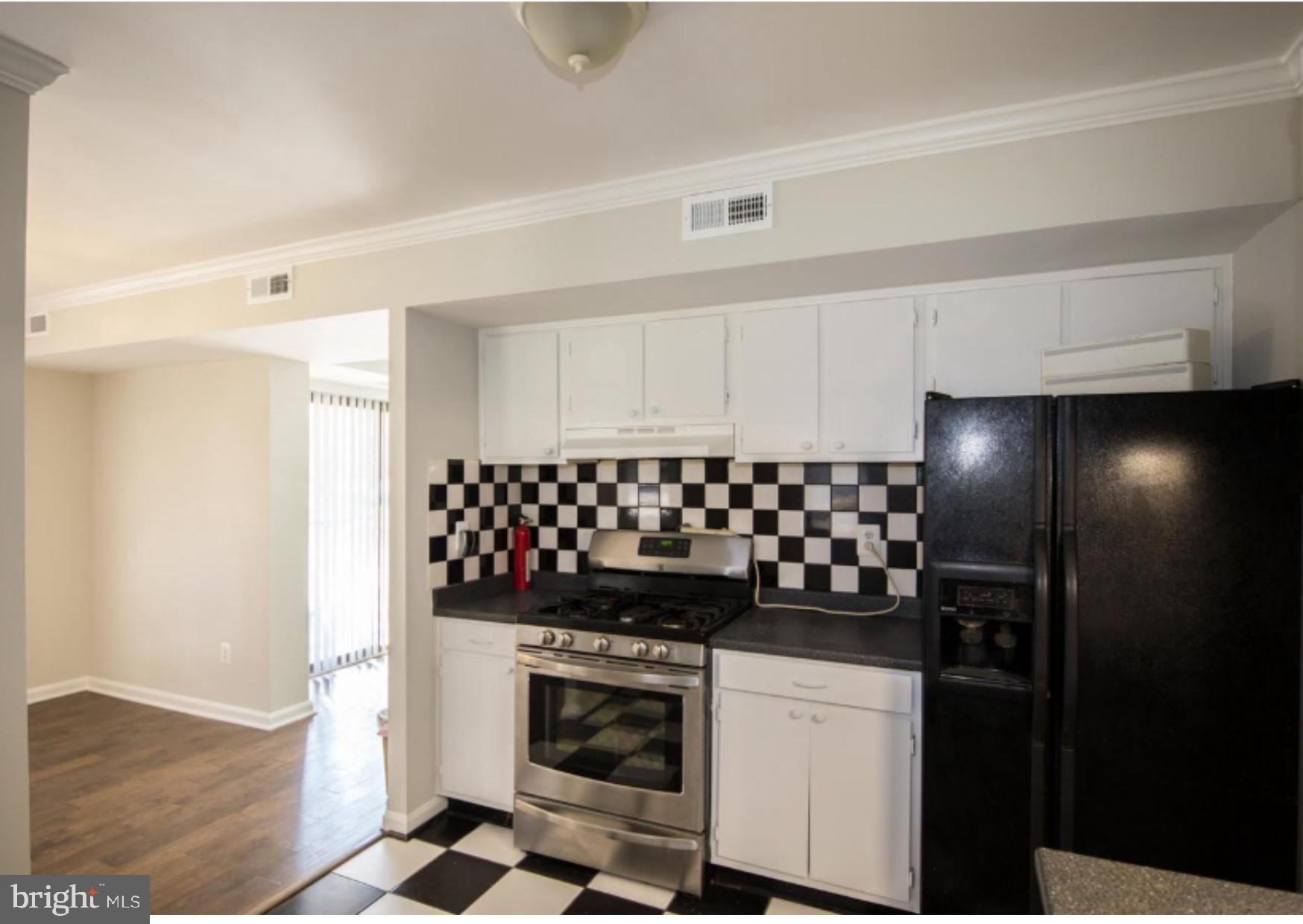 SOUTHGATE - Residential Lease