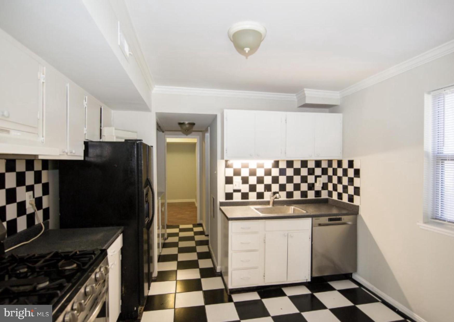 SOUTHGATE - Residential Lease