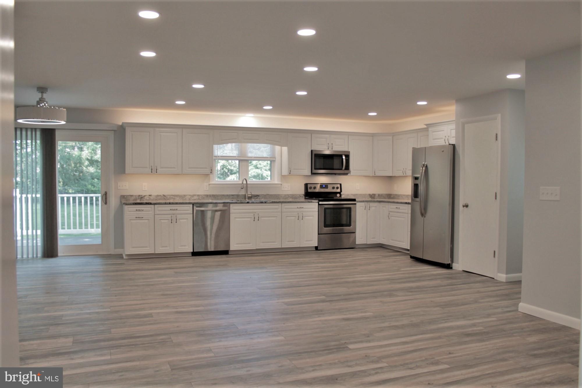 FOUNTAIN HEAD - Residential Lease