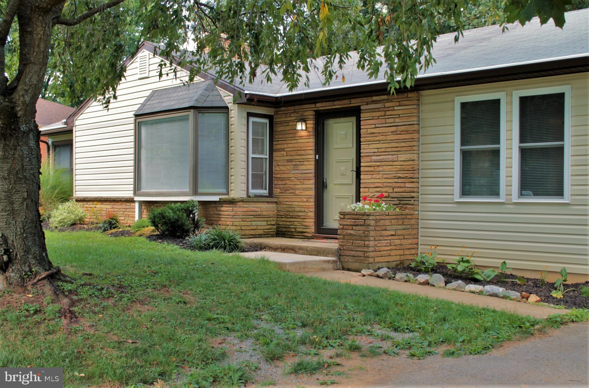 FOUNTAIN HEAD - Residential Lease