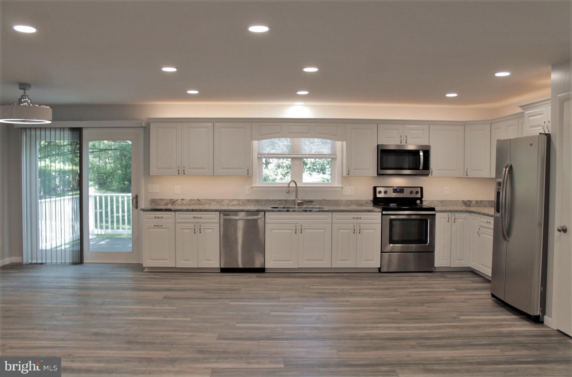 FOUNTAIN HEAD - Residential Lease