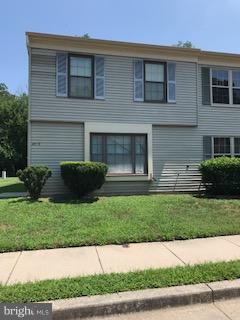 Affordable Town House/Condo for Sale. Well kept. Convenient Location.