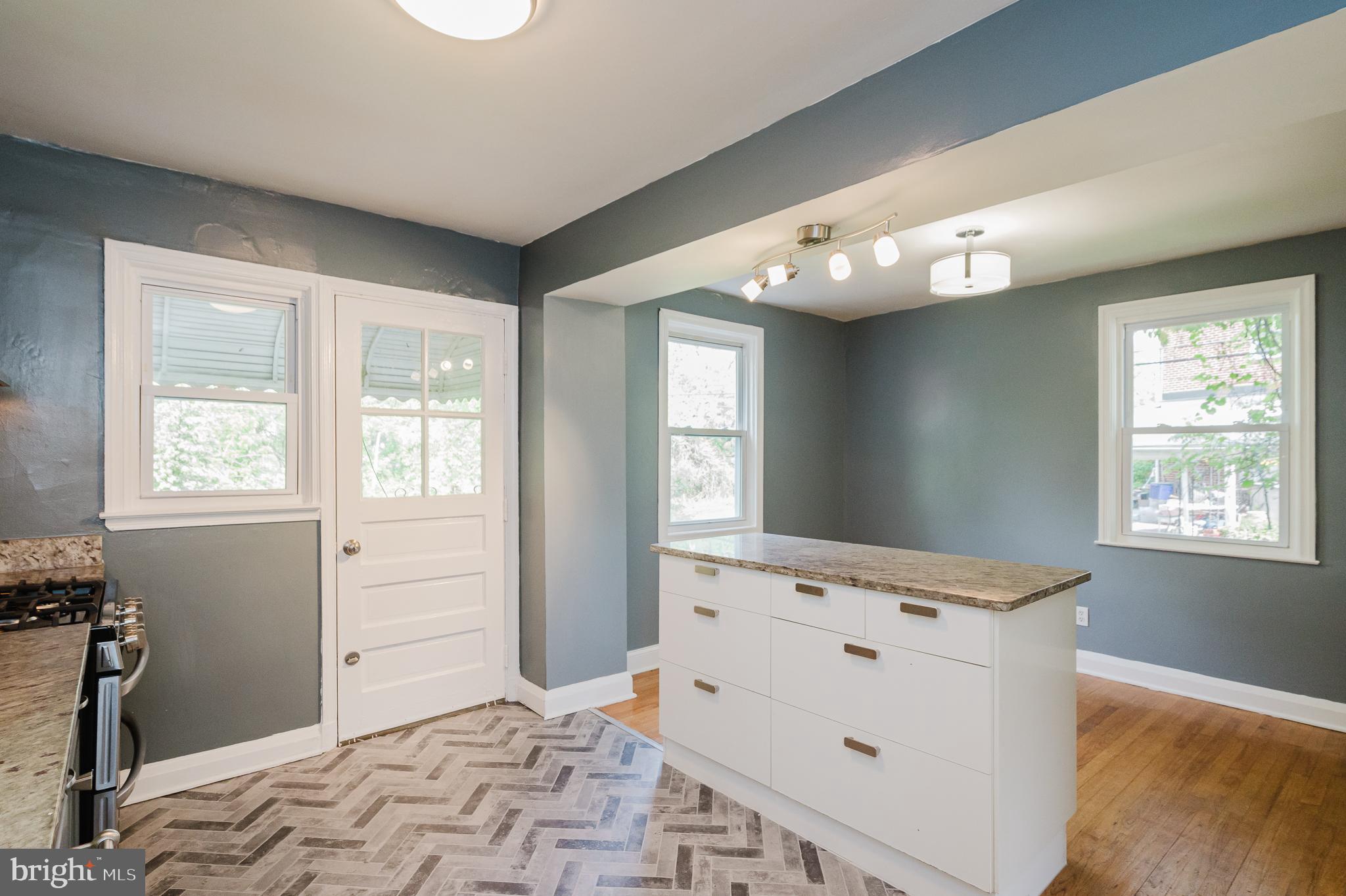 MOUNT WASHINGTON - Residential