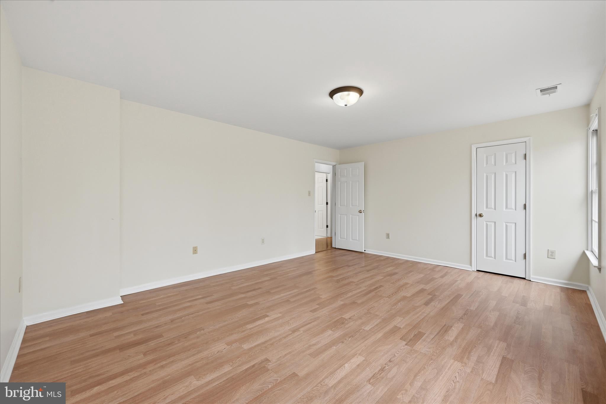 BROOKNEILL - Residential